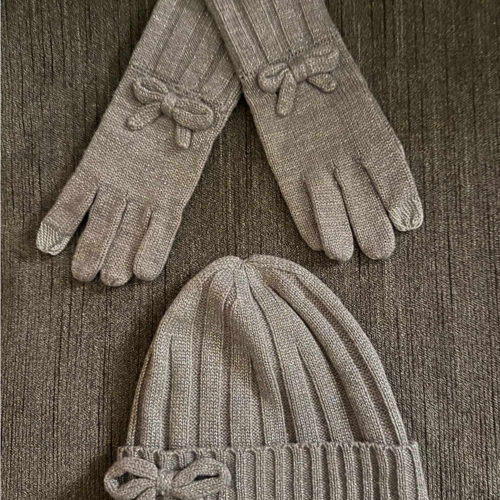 Kate Spade Heather Gray Metallic Gloves & Hat Set